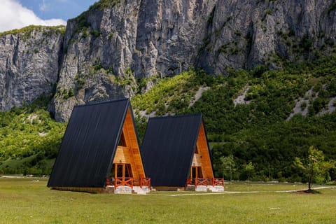 Silence House House in Montenegro