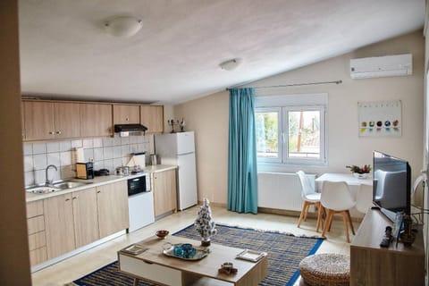 IN THE SHADOW OF THE ROCKS Apartment in Kalabaka