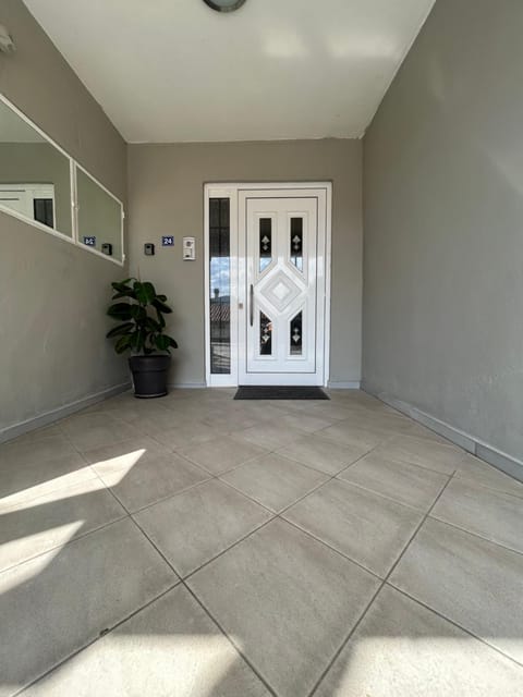 IN THE SHADOW OF THE ROCKS Apartment in Kalabaka