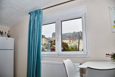 IN THE SHADOW OF THE ROCKS Apartment in Kalabaka