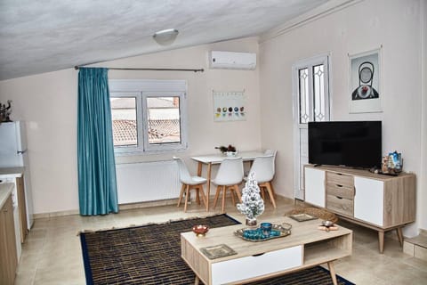 IN THE SHADOW OF THE ROCKS Apartment in Kalabaka