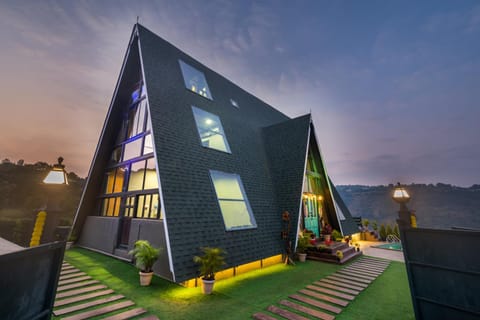 Facade/entrance, Garden, View (from property/room)