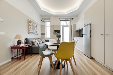 Lounge or bar, Communal kitchen
