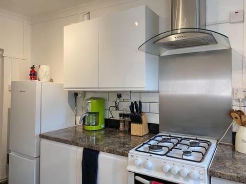 Coffee/tea facilities, Kitchen or kitchenette, minibar, pet friendly, stove, toaster