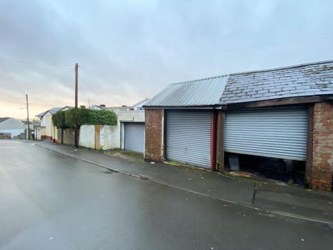 Property building, Neighbourhood, Garden, Street view