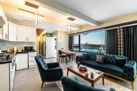 Natural landscape, TV and multimedia, Kitchen or kitchenette, Living room, Dining area, Sea view, oven, stove