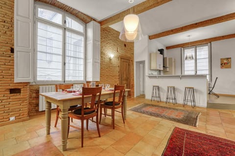 Living room, Dining area