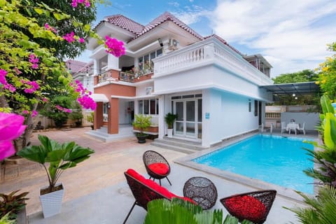 BBQ facilities, Swimming pool