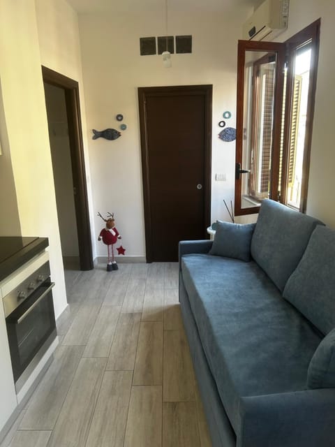 Kitchen or kitchenette, Living room, Seating area