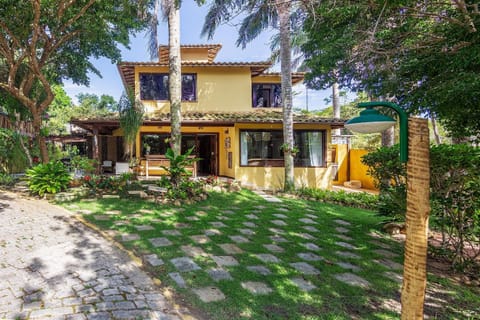 Facade/entrance, Area and facilities