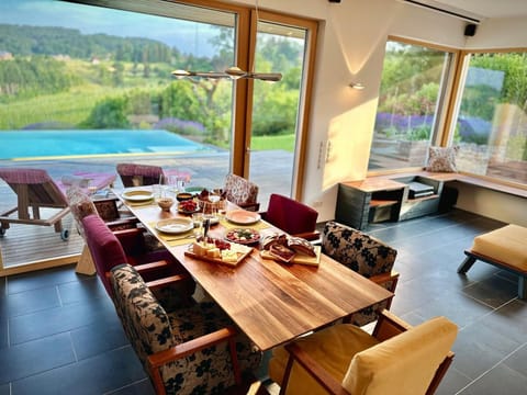 Balcony/Terrace, Dining area, Swimming pool