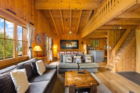 Communal lounge/ TV room, Living room