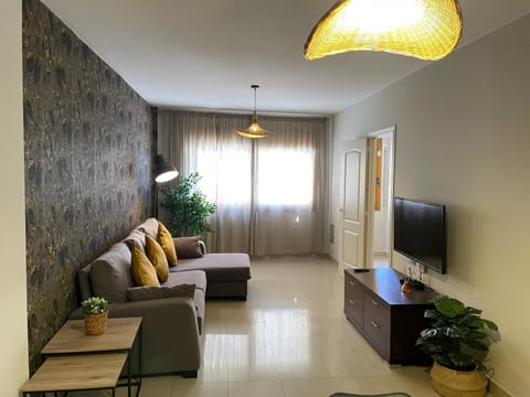 Communal lounge/ TV room, TV and multimedia, Living room, Seating area, Evening entertainment