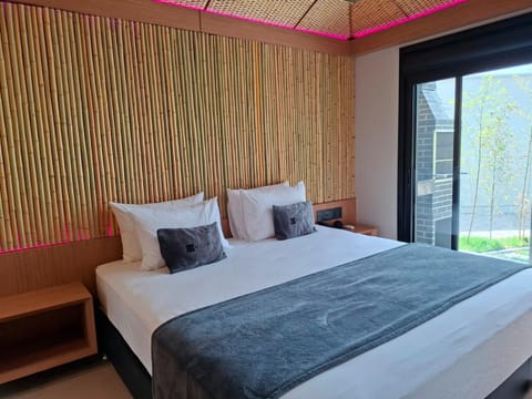 Bed, View (from property/room)