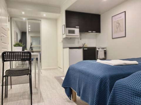 Bed, Kitchen or kitchenette, Photo of the whole room, Bedroom