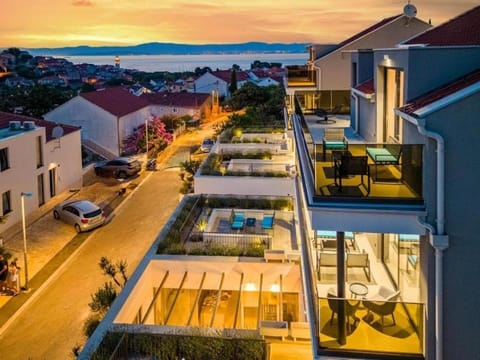 Neighbourhood, Bird's eye view