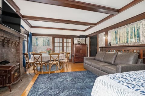 Elmwood House Berkeley House in Berkeley