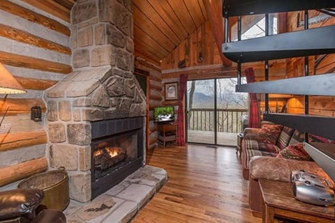 The Pine Knot Cabin Cabin in Pittman Center