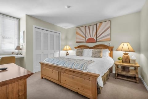 Bright 4BD Condo Minutes to Slopes House in Park City