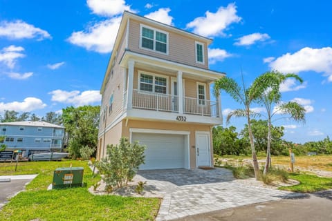 Salt and Sand at Hunter's Point House in Bradenton Beach