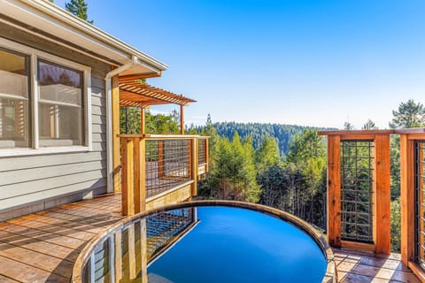 Mendocino Redwood Retreat - Vista Home House in Mendocino County
