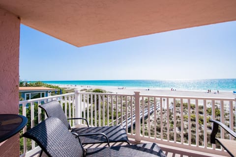 Balcony/Terrace, Beach, sunbed