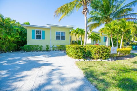 Hawaiian Hideaway House in Holmes Beach