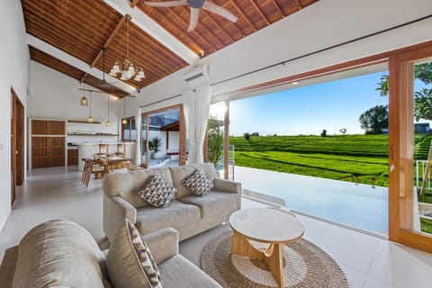 Day, Natural landscape, Living room, Swimming pool, furniture, air conditioner