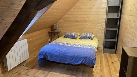 Bed, Photo of the whole room, internet