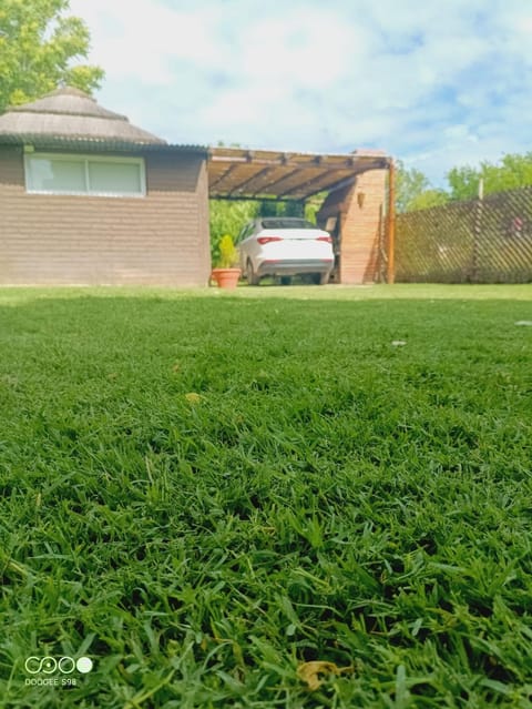 Property building, Day, Garden, Garden, Garden view, Parking