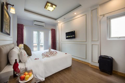 Other, Photo of the whole room, Bedroom