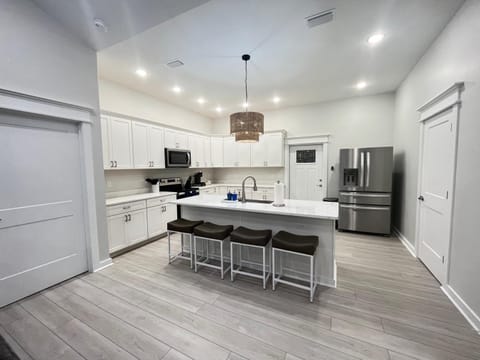 Emerald Coast Retreat 2 4person golf carts large swim spa included Villa in Mexico Beach