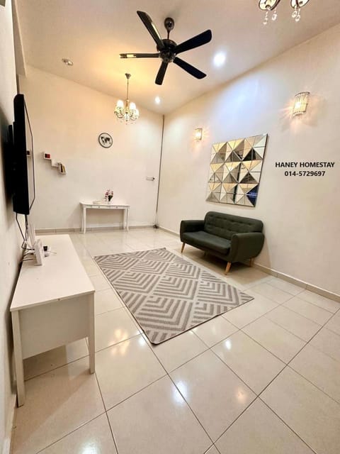 TV and multimedia, Living room, Seating area, fireplace