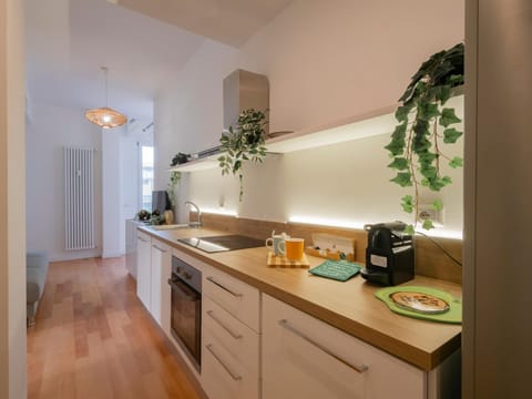 Coffee/tea facilities, Kitchen or kitchenette, pet friendly, stove