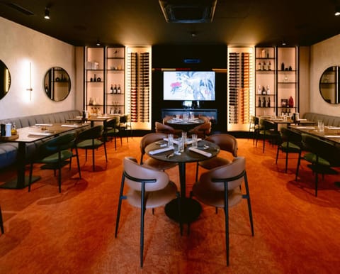 Restaurant/places to eat, Restaurant/places to eat