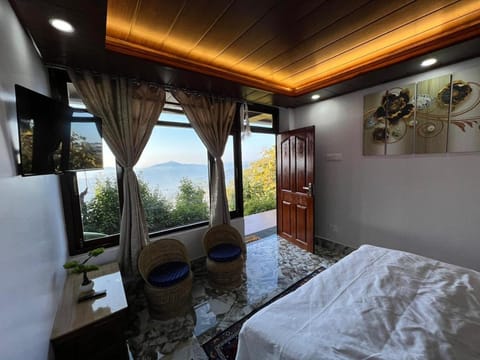 Bed, Mountain view