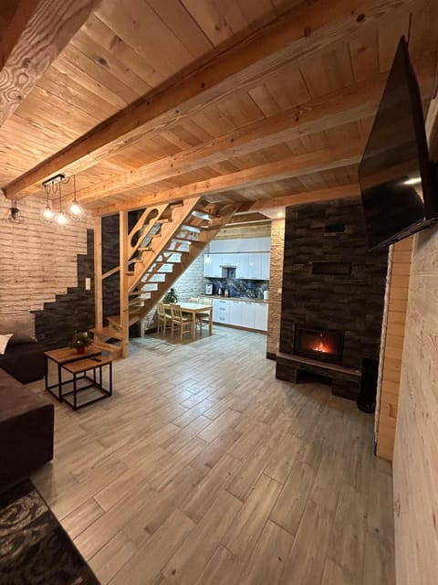 Kitchen or kitchenette, Living room, flat iron