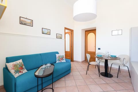 Lounge or bar, Dining area