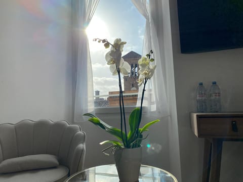 Bird's eye view, View (from property/room), Seating area, City view, Landmark view