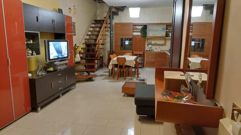 Kitchen or kitchenette, Living room, Dining area, pet friendly