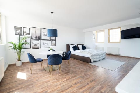 Dining area, Bedroom