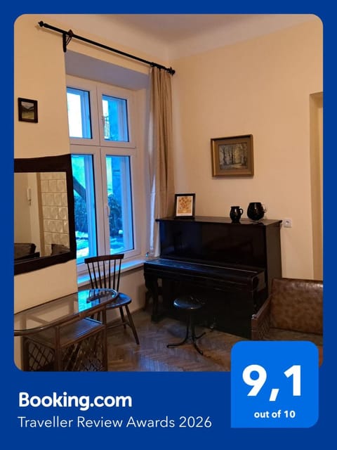 Seating area, Bedroom