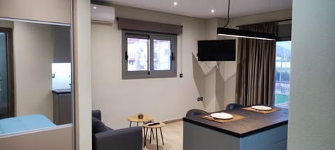 TV and multimedia, Living room, Seating area, Bedroom
