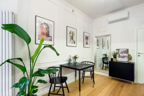 Living room, air conditioner