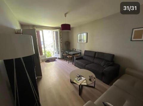 Pavillon de 1 à 4 personnes chez l habitant parfait pour une famille Vacation rental in Île-de-France