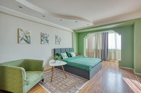 Bed, Living room, Photo of the whole room, Seating area, Bedroom