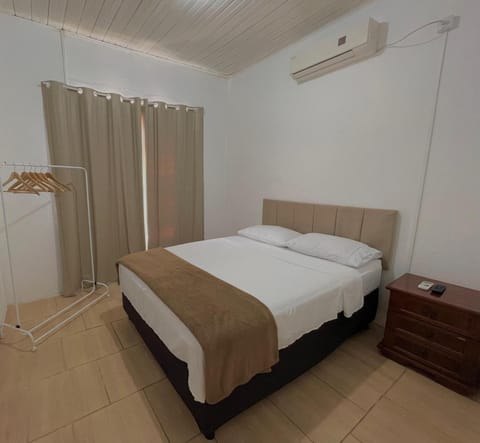 Bedroom, air conditioner