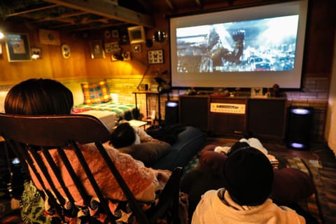 Photo of the whole room, Area and facilities