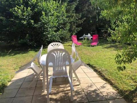 Garden, Garden, Balcony/Terrace