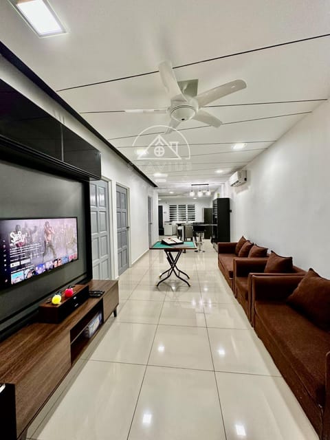TV and multimedia, Living room, Seating area, fireplace